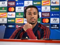 Trung vệ Gabriel Magalhaes phát biểu tại buổi họp báo ngày 12/10, trước trận Arsenal tiếp Lille ở lượt 2 vòng phân hạng Champions League 2026-2027. Ảnh: David Price/Arsenal FC. Ảnh: Getty.