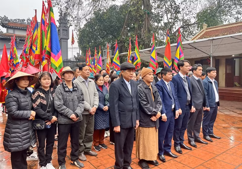 Lễ hội thu hút người dân địa phương và du khách thập phương tham gia, góp phần gìn giữ và phát huy giá trị văn hóa tâm linh hướng về nguồn cội của dân tộc Việt Nam. 6.jpg