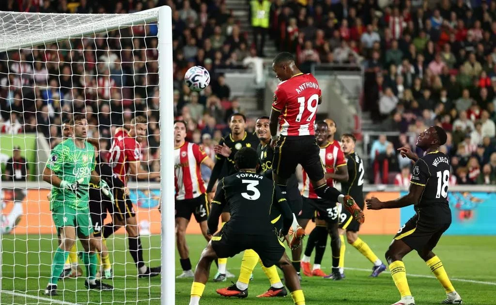 Chelsea thua trắng Brentford sau 88 năm