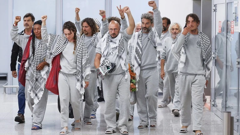 Ý mở cuộc điều tra chống lại Bộ trưởng Quốc phòng Israel