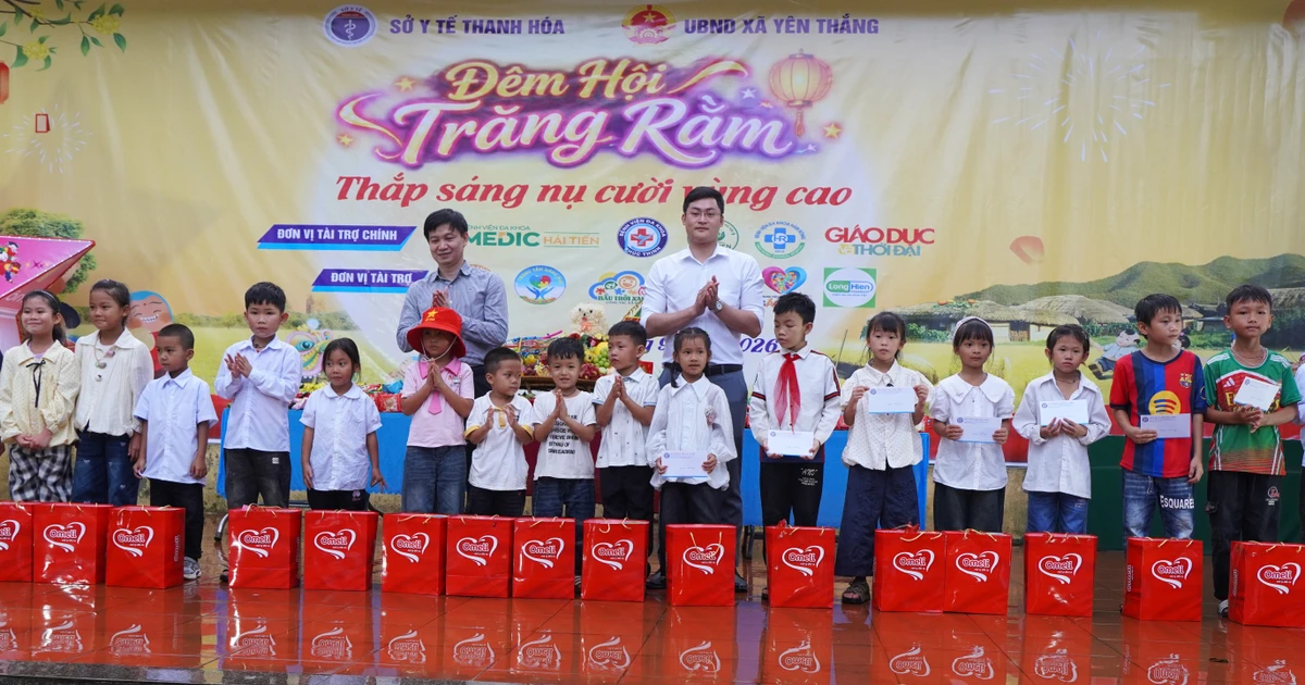 Đêm hội trăng rằm thắp sáng nụ cười học sinh vùng cao Thanh Hóa