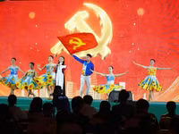 Rực rỡ đêm nghệ thuật và thời trang tại Cần Thơ.