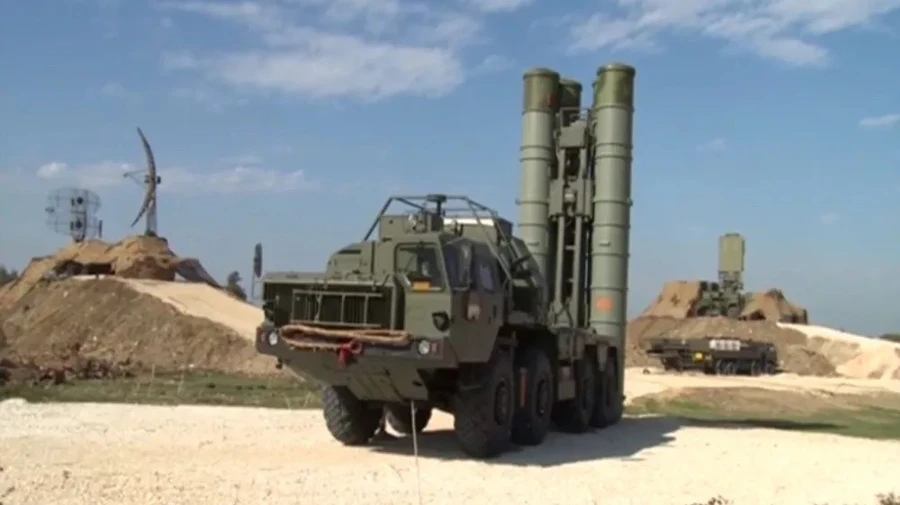 Hệ thống tên lửa S-400 là một trong những hệ thống tiên tiến nhất trong kho vũ khí của quân đội Nga. Ảnh: EPA.