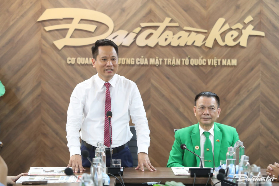 Tổng Biên tập Báo Đại đoàn kết Trương Thành Trung. Ảnh: Lê Khánh bao-dai-doan-ket-va-tap-doan-mai-linh-lan-toa-tinh-hoa-viet-den-moi-mien-2.jpg