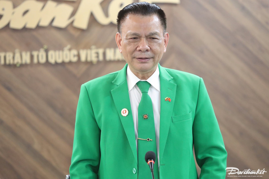 Ông Hồ Huy, Chủ tịch HĐQT Tập đoàn Mai Linh chia sẻ tại buổi lễ. Ảnh: Lê Khánh bao-dai-doan-ket-va-tap-doan-mai-linh-lan-toa-tinh-hoa-viet-den-moi-mien-4.jpg