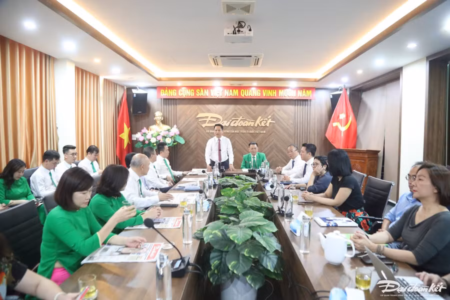 Quang cảnh buổi lễ. Ảnh: Lê Khánh.