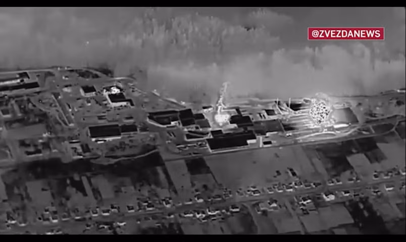 Video 8 chiếc Geran-2 đánh sập xưởng sản xuất UAV và nhà kho đối phương