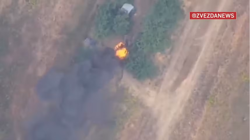 M777 bị xóa sổ trong rừng sau pha phối hợp giữa UAV ZAZA và Lancet