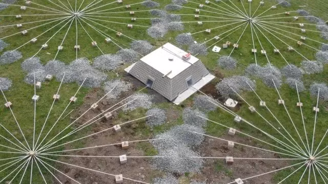 Hình ảnh về mạng lưới trạm hạ âm tại trạm hạ âm IS49, Tristan da Cunha, Vương quốc Anh.