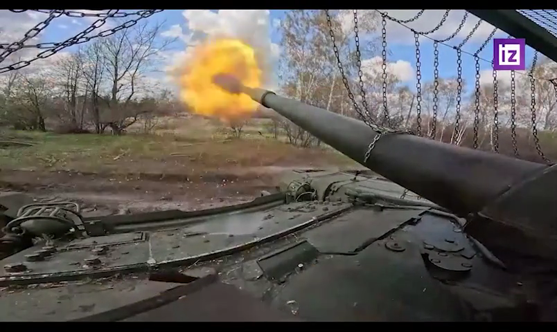 Khoảnh khắc xe tăng T-72B3M khai hỏa, phá tan sở chỉ huy ngầm ở LPR