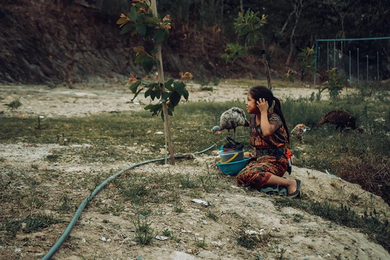 Tại vùng núi hẻo lánh Baja Verapaz, các buổi sinh hoạt Câu lạc bộ Phúc lợi giúp phụ nữ bản địa tìm lại tiếng nói và sức mạnh, tạo ra sự thay đổi vang vọng qua nhiều thế hệ. chum-anh-phu-nu-o-vung-xa-xoi-guatemala-015.jpg