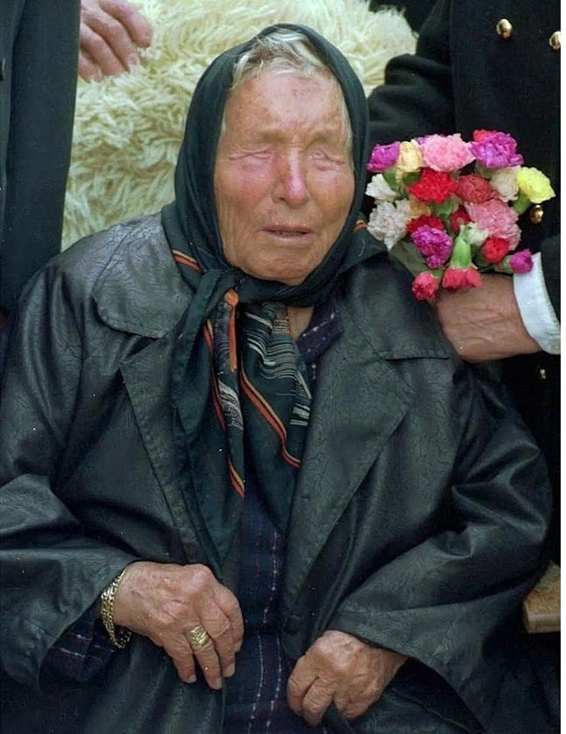 Baba Vanga, mất năm 1996, là một nhà huyền môn và nhà tiên tri người Bulgaria. tien-tri-chan-dong-2025-ufo-se-xuat-hien-tren-bau-troi-su-kien-the-thao-lon.jpg