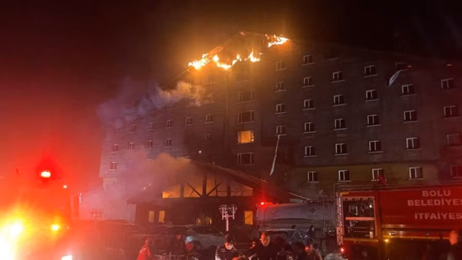 Video thảm họa cháy khách sạn, ít nhất 66 người thiệt mạng