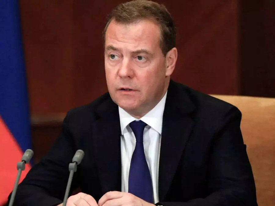 Ông Dmitry Medvedev