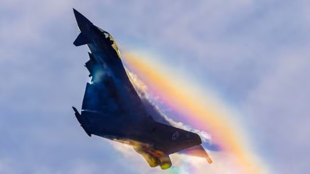 Máy bay chiến đấu Eurofighter Typhoon.