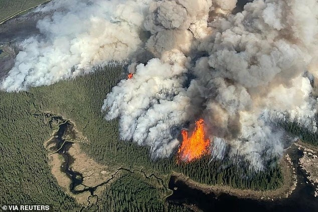 Tuần trước, 6 nhà lập pháp Hoa Kỳ đã viết thư cho đại sứ Canada, phàn nàn rằng khói cháy rừng trôi về phía nam khiến người Mỹ khó tận hưởng mùa hè.