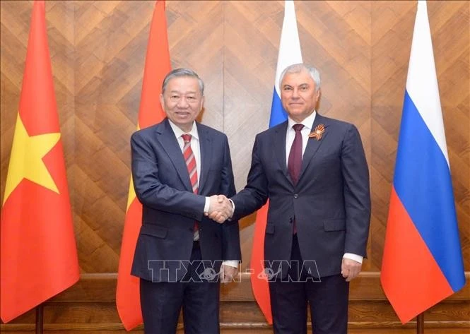 Tổng Bí thư Tô Lâm hội kiến Chủ tịch Duma Quốc gia Liên bang Nga Vyacheslav Volodin. (Ảnh: TTXVN)