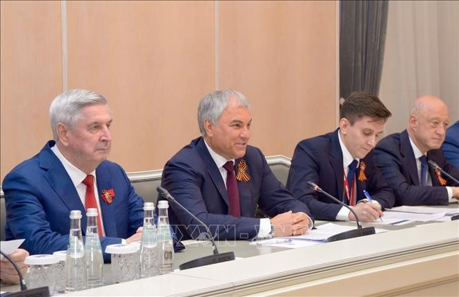 Chủ tịch Duma Quốc gia Vyacheslav Volodin và đoàn Liên bang Nga tại cuộc hội kiến Tổng Bí thư Tô Lâm. (Ảnh: TTXVN) tong-bi-thu-to-lam-hoi-kien-chu-tich-duma-quoc-gia-lb-nga-3.jpg