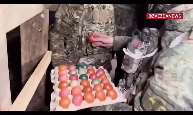 Video binh sĩ Lữ đoàn súng trường cơ giới mừng Phục sinh nơi tiền tuyến