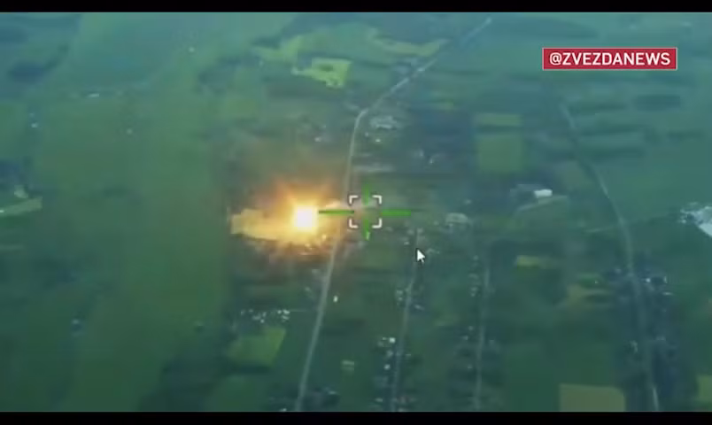 Khoảnh khắc drone cảm tử Geran đánh trúng xưởng UAV ở Zaporozhye