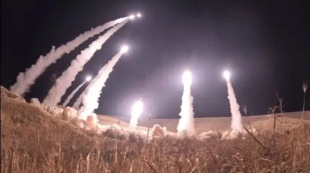 Iran nhắm mục tiêu vào nhà máy điện Haifa bằng tên lửa siêu thanh.