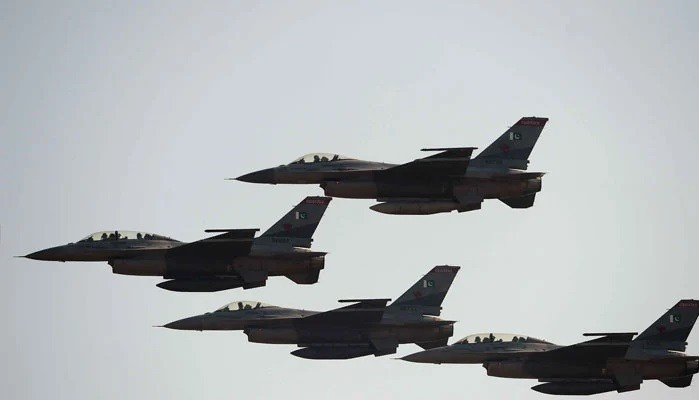 Máy bay F 16 của Pakistan.