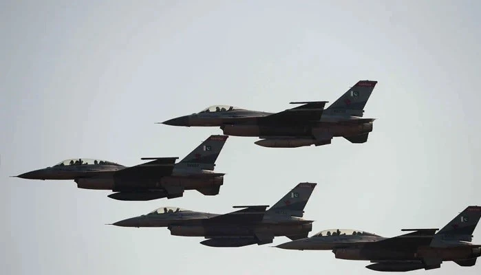 Máy bay F 16 của Pakistan.