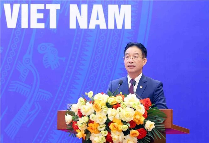 Phó Chủ nhiệm Văn phòng Chủ tịch nước Phạm Thanh Hà phát biểu và công bố Quyết định đặc xá năm 2025 của Chủ tịch nước. (Ảnh: Phạm Kiên/TTXVN)