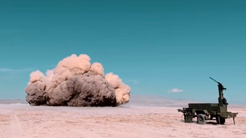 Thử nghiệm vận hành hệ thống rà phá bom mìn ALPAY. Ảnh: MKE