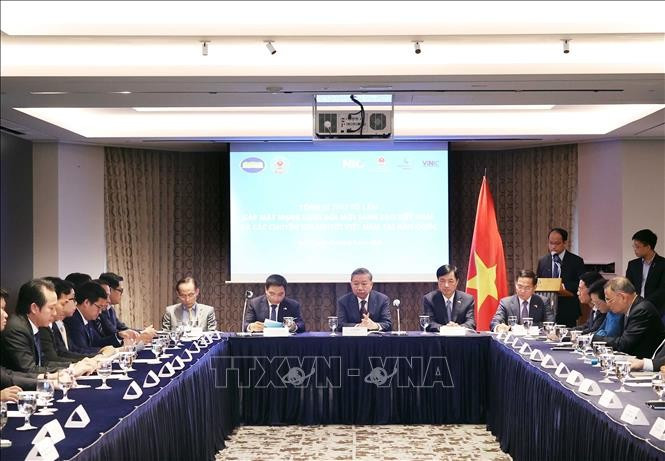 Tổng Bí thư Tô Lâm gặp mặt thành viên Mạng lưới Đổi mới sáng tạo Việt Nam và chuyên gia người Việt Nam tại Hàn Quốc. (Ảnh: Thống Nhất/TTXVN) tong-bi-thu-to-lam-gap-mat-mang-luoi-doi-moi-sang-tao-viet-nam-tai-han-quoc-2.jpg