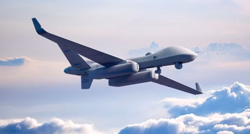 Hình ảnh minh họa UAV của General Atomics MQ-9B SkyGuardian đang bay, được sửa đổi để mang theo các vỏ ngoài cần thiết cho khả năng AEW&C mới. Ảnh: General Atomics