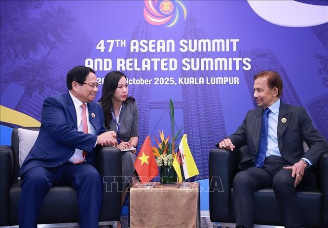Thủ tướng Phạm Minh Chính gặp Quốc vương Brunei Hassanal Bolkiah. Ảnh: Dương Giang/TTXVN thu-tuong-pham-minh-chinh-gap-lanh-dao-cac-nuoc-brunei-darussalam-2.jpg
