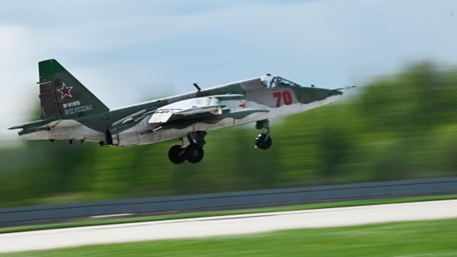 Máy bay Su-25.