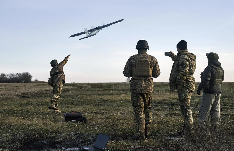 Quân đội Ukraine phóng máy bay không người lái. 3-mui-tan-cong-nga-mo-the-tran-tao-vung-dem-sau-trong-lanh-tho-doi-phuong-3.jpg