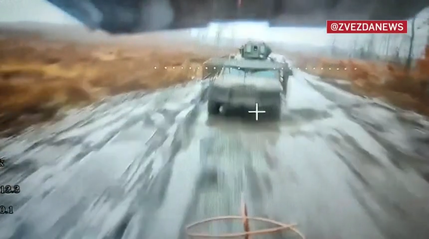 UAV giáng đòn chính xác, chặn tiếp tế, xóa sổ xe bọc thép HMMWV và MaxxPro