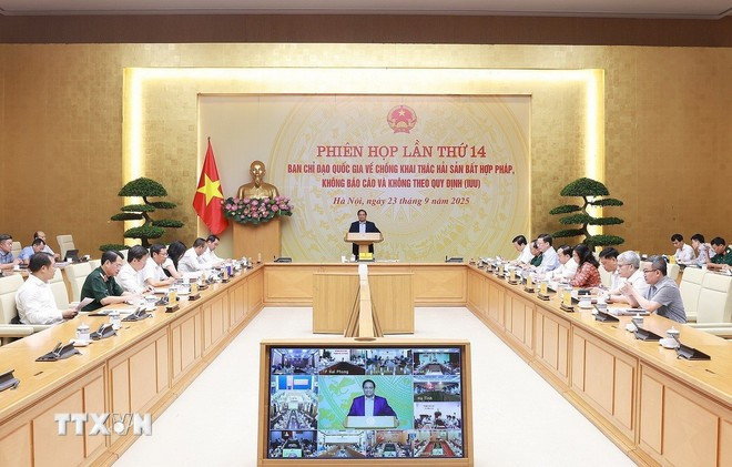 Thủ tướng Phạm Minh Chính chủ trì Phiên họp lần thứ 14 của Ban Chỉ đạo Quốc gia về chống khai thác hải sản bất hợp pháp. (Ảnh: Dương Giang/TTXVN) thu-tuong-chong-khai-thac-iuu-vi-danh-du-dat-nuoc-con-nguoi-viet-nam-2.jpg
