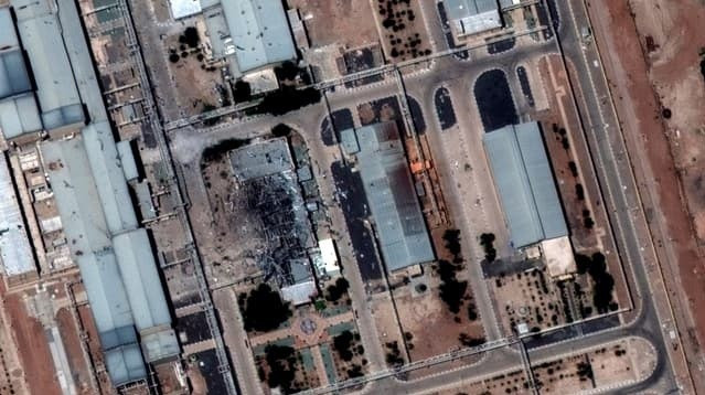 Ảnh vệ tinh cho thấy thiệt hại công trình mới trên diện rộng tại cơ sở Isfahan của Iran sau các cuộc không kích của Mỹ, ngày 22/6. Ảnh: Maxar Technologies