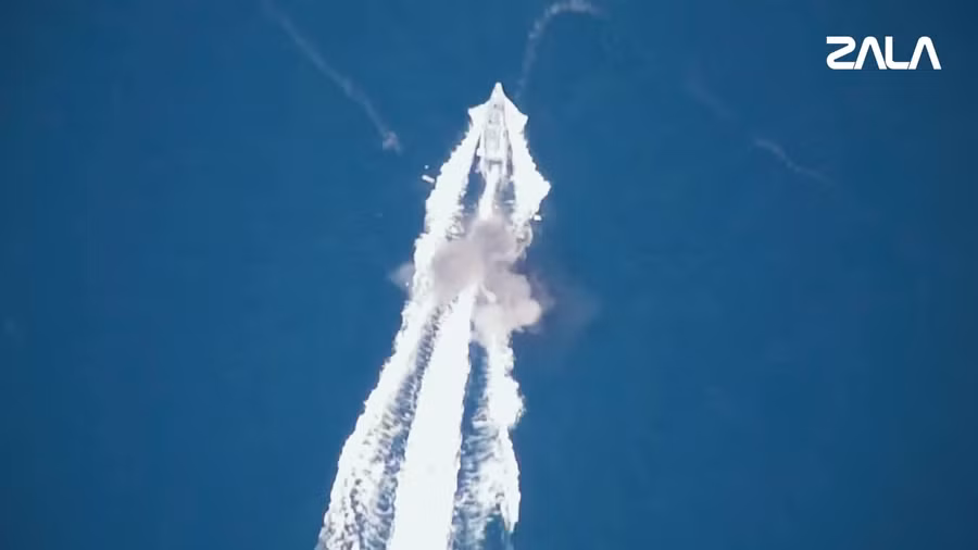 Khoảnh khắc UAV Lancet đánh trúng xuồng không người lái ở Biển Đen