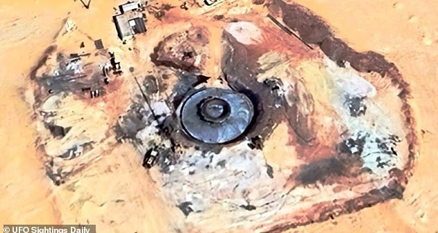 Một "đĩa bay" bí ẩn đã được phát hiện ở sa mạc Sahara, làm dấy lên những đồn đoán rằng đó có thể là một phi thuyền của người ngoài hành tinh bị rơi. ufo-bi-chon-vui-21000-nam-duoi-cat-sahara-phat-hien-bat-ngo-tren-google-maps.png