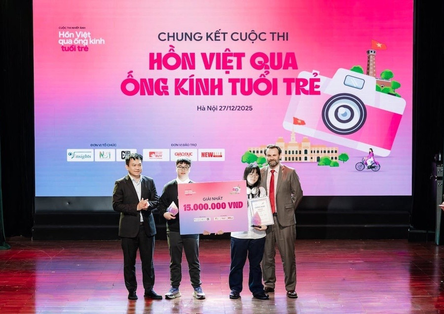 chung-ket-cuoc-thi-nhiep-anh-hon-viet-qua-ong-kinh-tuoi-tre-2025-2.jpg