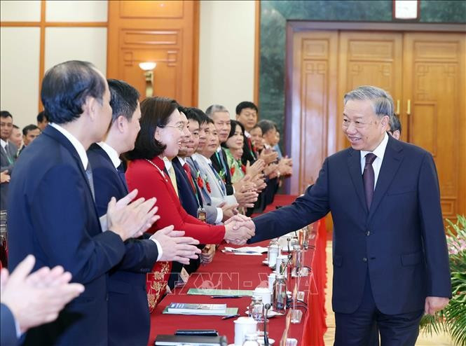 Tổng Bí thư Tô Lâm gặp mặt nông dân xuất sắc, nhà khoa học của nhà nông năm 2025