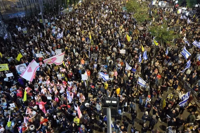Hàng nghìn người Israel biểu tình tại Tel Aviv phản đối chiến tranh ở Gaza.