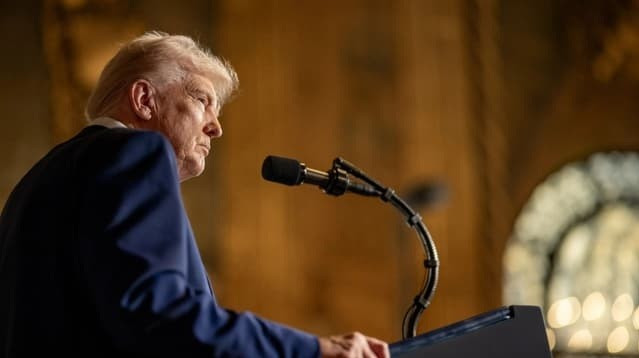 Tổng thống Donald Trump đã công khai cảnh báo đồng minh lâu năm của Mỹ là Israel về việc không kích Iran. ong-trump-bat-ngo-canh-bao-israel-hay-ngung-tha-nhung-qua-bom-do2.jpg
