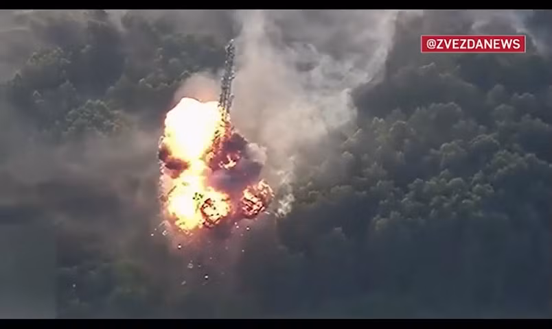 Xem UAV Geran-2 phá hủy tháp ăng-ten tại Sumy