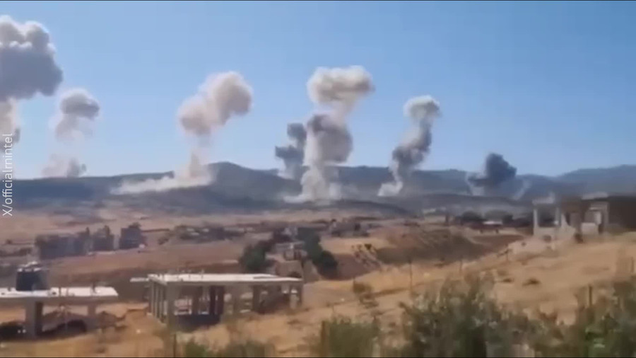 Israel oanh kích trại Hezbollah và nhà máy tên lửa ở Lebanon