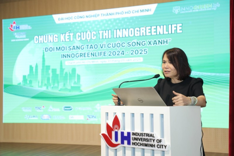 PGS TS Đàm Sao Mai, Phó Hiệu trưởng Trường Đại học Công nghiệp TPHCM phát biểu khai mạc chương trình. 1.jpg
