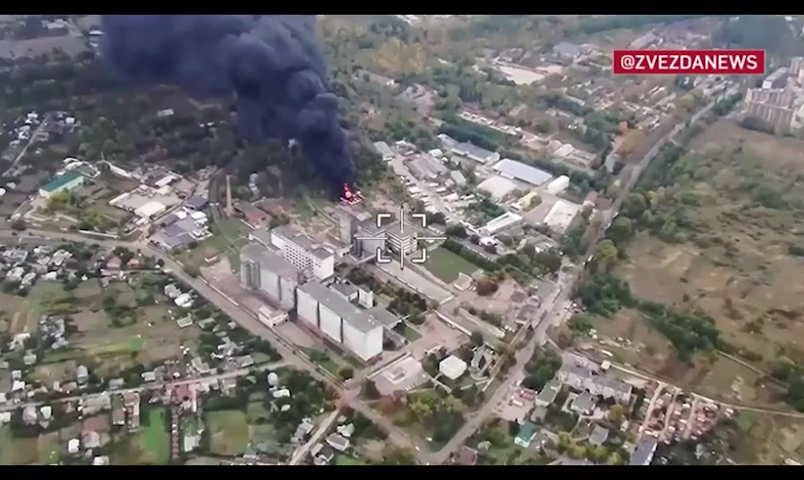 Khoảnh khắc UAV Geran-2 thiêu rụi kho nhiên liệu ở Chernihiv
