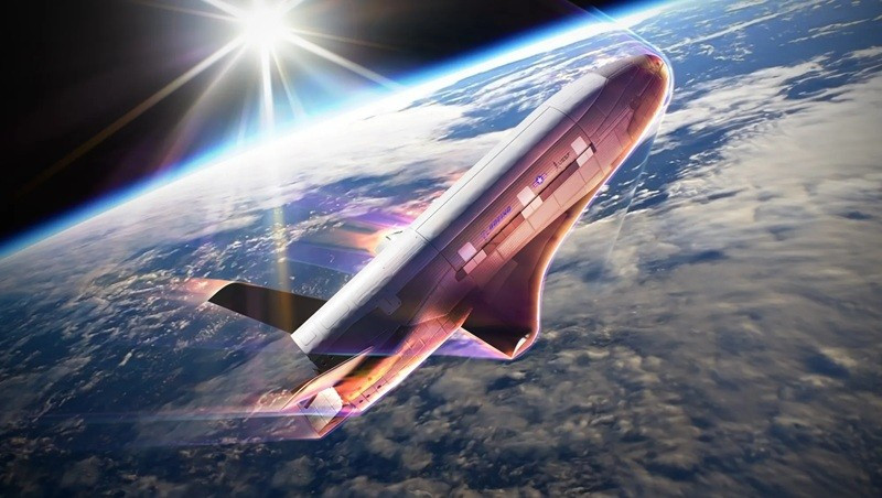 X-37B có thể thay đổi quỹ đạo bằng cách dùng ma sát của khí quyển (aerobraking). Ảnh: Popular Science