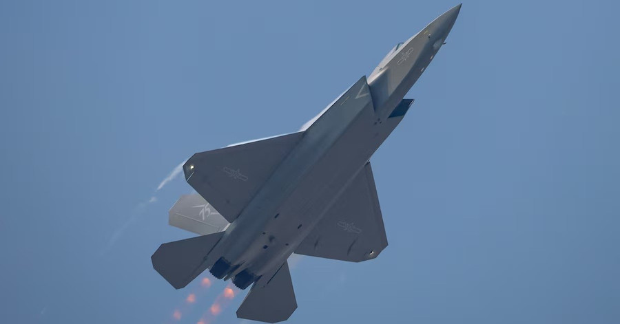J-35A tham gia Triển lãm Hàng không & Vũ trụ Trung Quốc tại Zhuhai. tiem-kich-tang-hinh-j-35-khoe-kha-nang-tang-hinh-den-muc-kho-tin-2.jpg