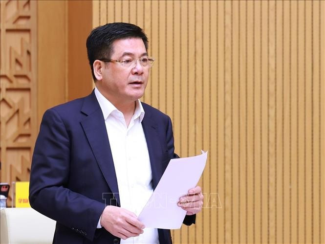 Bộ trưởng Bộ Công Thương Nguyễn Hồng Diên phát biểu. (Ảnh: Dương Giang/TTXVN) thu-tuong-quyet-liet-trien-khai-dong-bo-hieu-qua-cac-nhiem-vu-giai-phap-de-ra-5.jpg